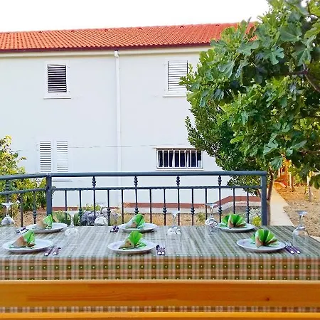 Apartment Dama